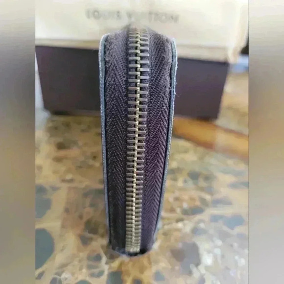 Louis Vuitton Damier Ebene zip around wallet - Picture 5 of 7